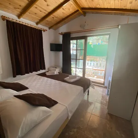 Efe Hotel *
