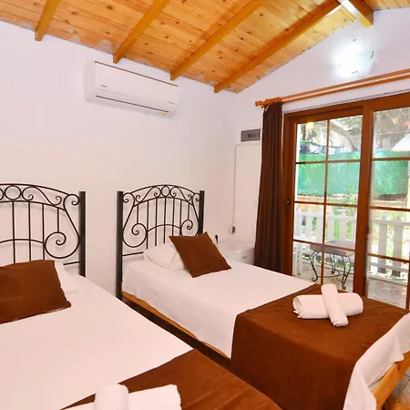 Efe Hotel *